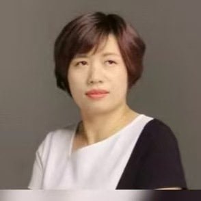 Julie Tu - Sales Manager portrait